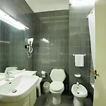 Giardino 3* Арона
