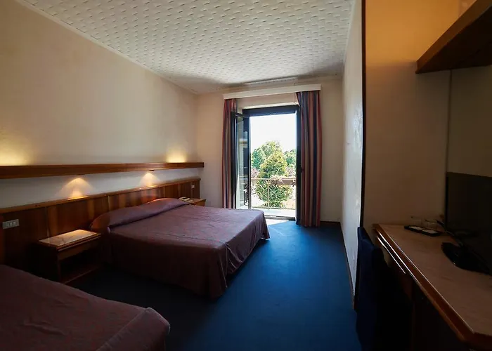 Szálloda Giardino Arona